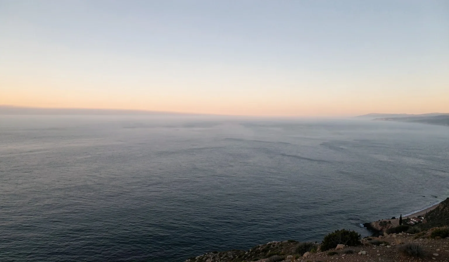 Horizonte del Atlántico al amanecer