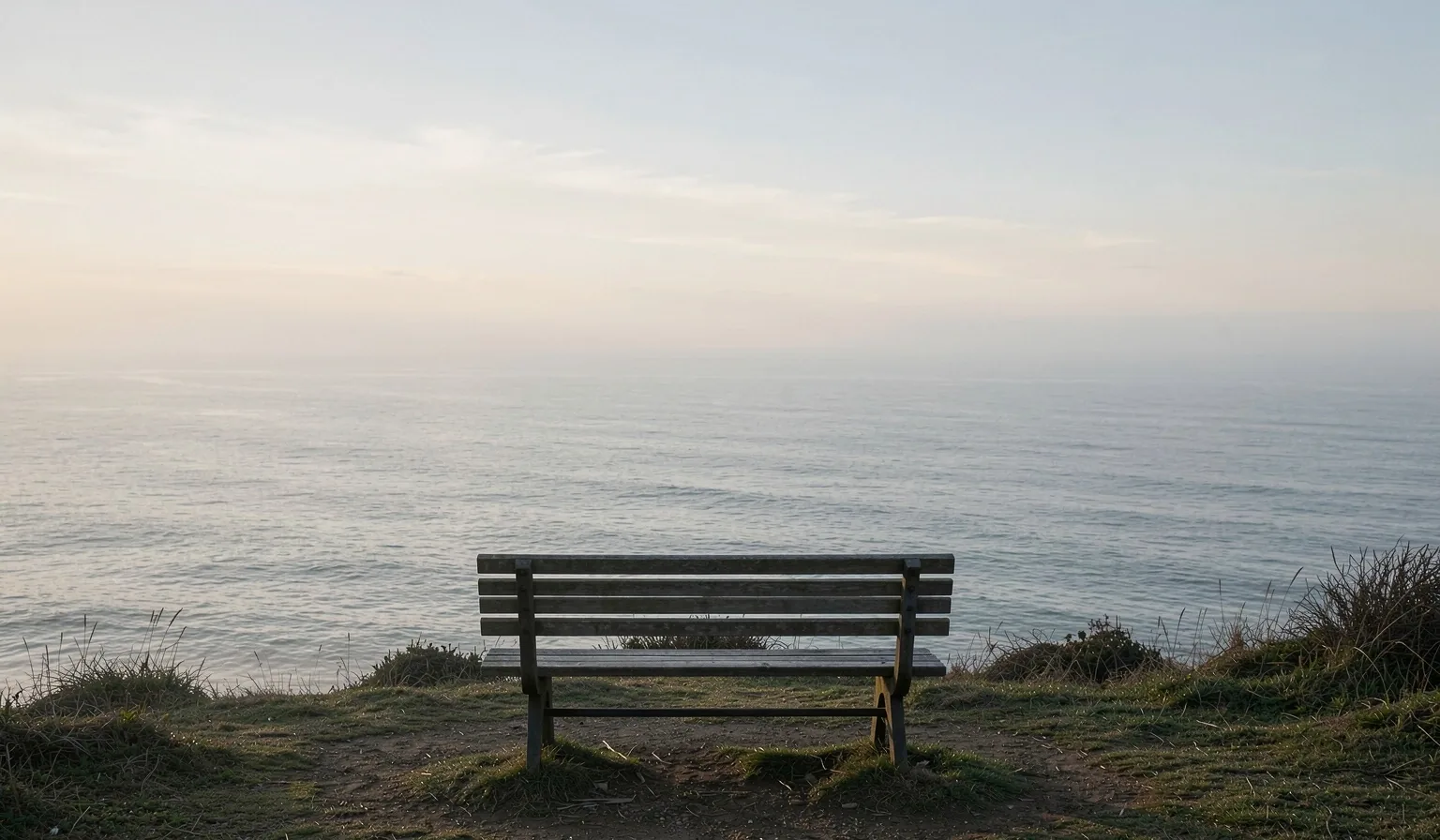 Horizonte oceánico al amanecer